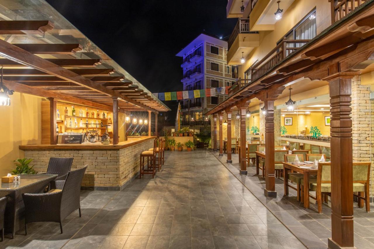 Bar Peepal Resort 博卡拉 外观 照片 The Terrace at the hotel