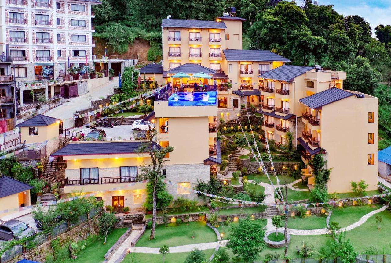 Bar Peepal Resort 博卡拉 外观 照片 The Glades Resort and Villas