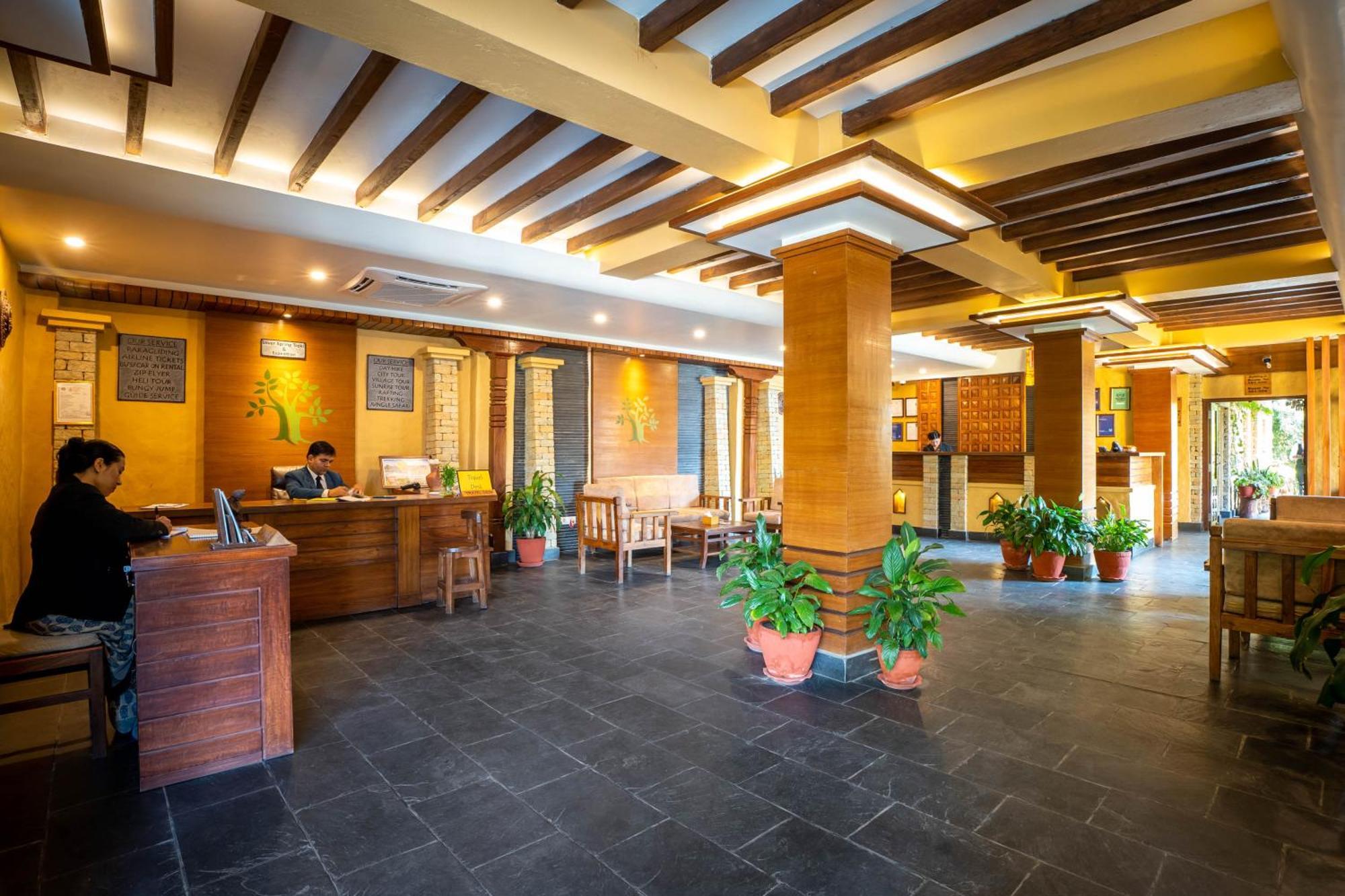 Bar Peepal Resort 博卡拉 外观 照片 Lobby