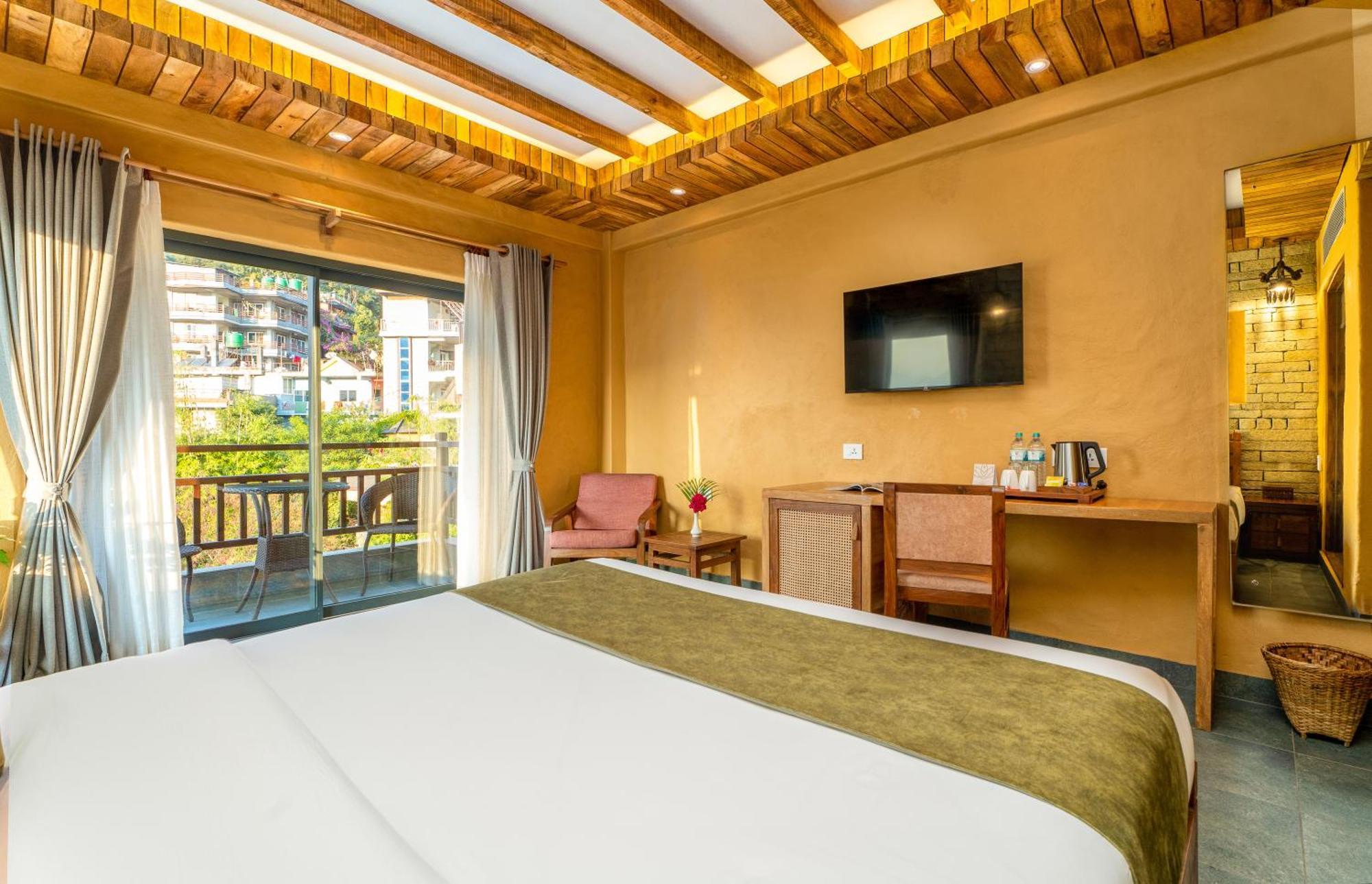 Bar Peepal Resort 博卡拉 外观 照片 Deluxe Room